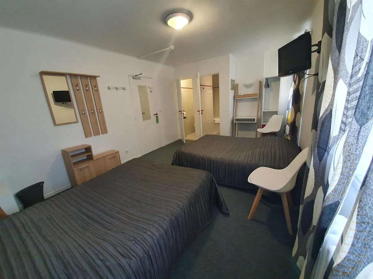 Hotel De La Poste Espinasses 2*,